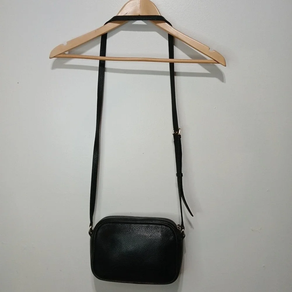 Metrocity Black Pebbled Leather Camera Crossbody Bag ~ Soft Quality Leather